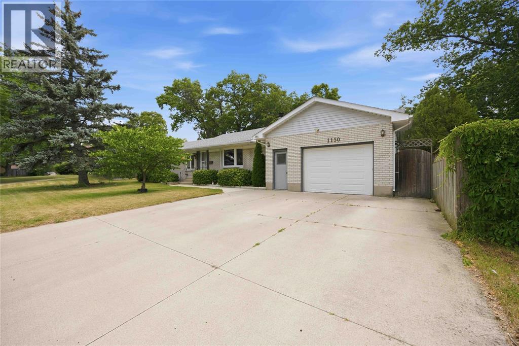 1150 Thomas Drive, Sarnia, ON - Outdoor