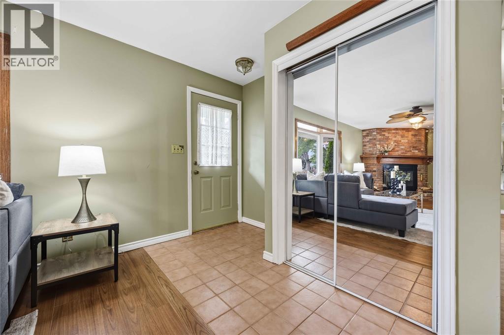 1150 Thomas Drive, Sarnia, ON - Indoor