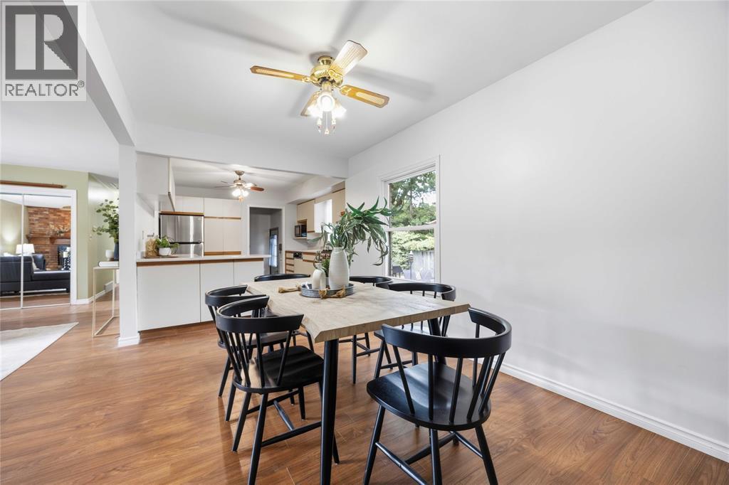 1150 Thomas Drive, Sarnia, ON - Indoor Photo Showing Dining Room