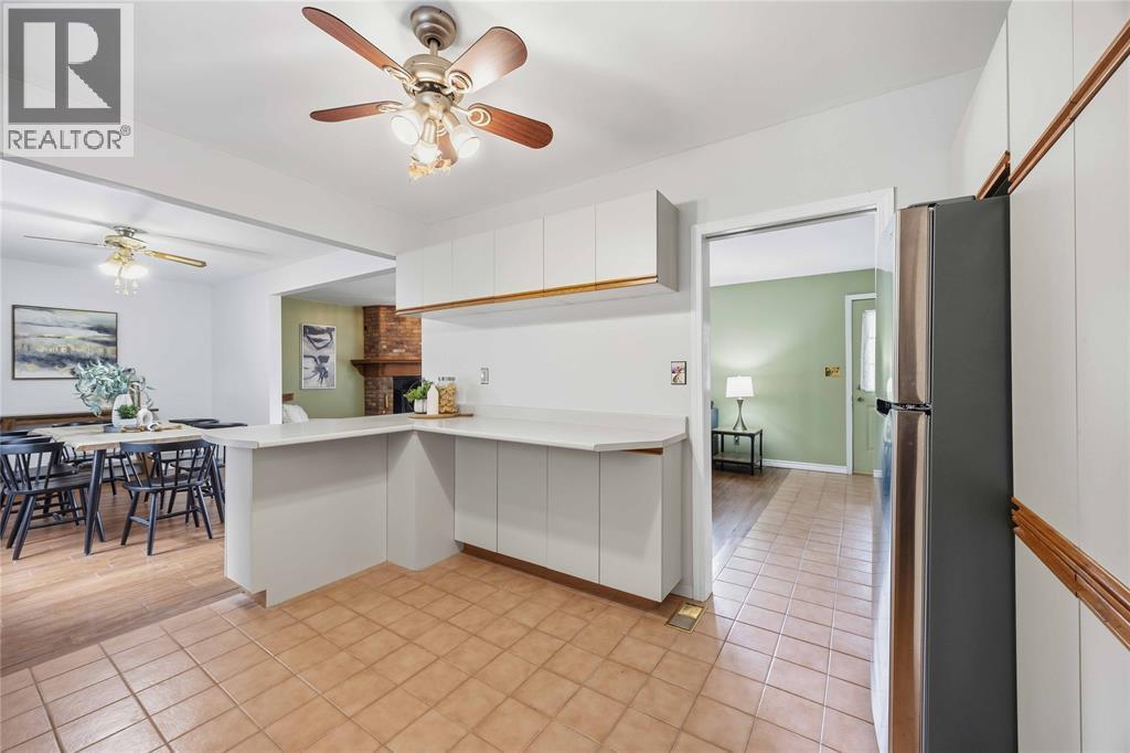 1150 Thomas Drive, Sarnia, ON - Indoor