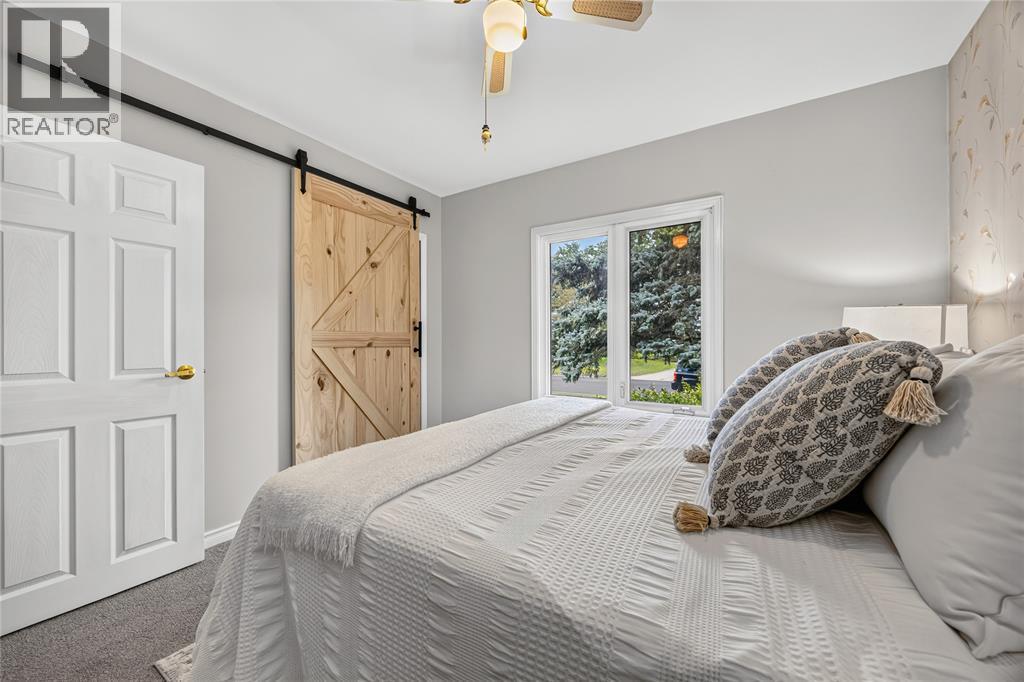 1150 Thomas Drive, Sarnia, ON - Indoor Photo Showing Bedroom