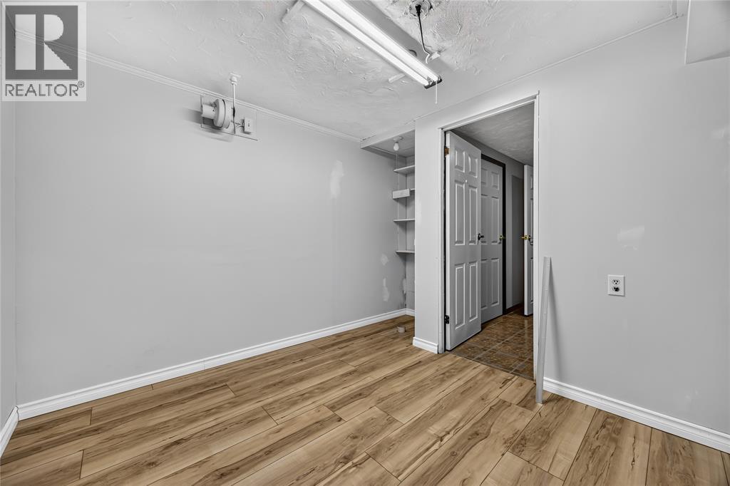1150 Thomas Drive, Sarnia, ON - Indoor