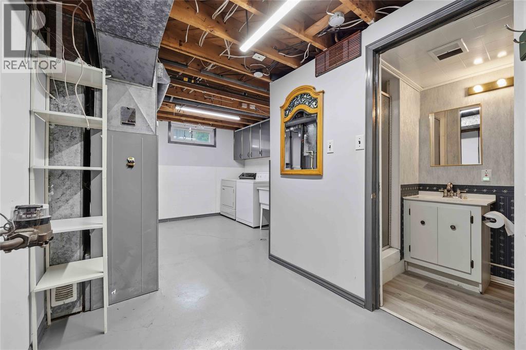 1150 Thomas Drive, Sarnia, ON - Indoor Photo Showing Basement