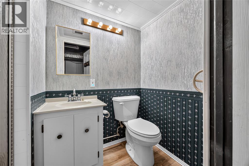 1150 Thomas Drive, Sarnia, ON - Indoor Photo Showing Bathroom