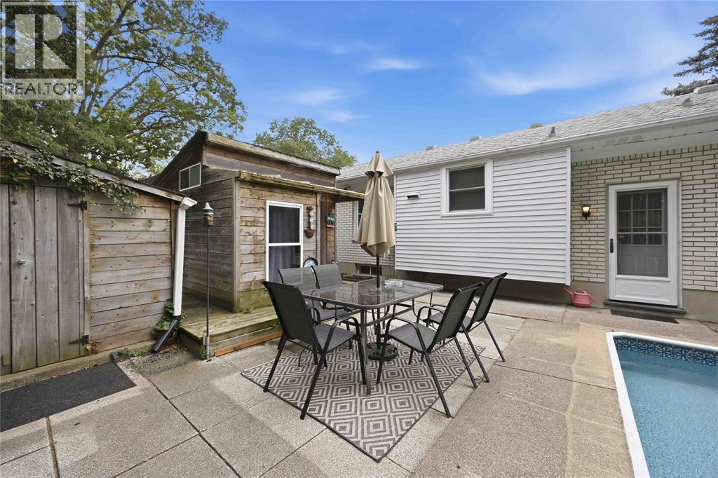 1150 Thomas Drive, Sarnia, ON - Outdoor With Exterior