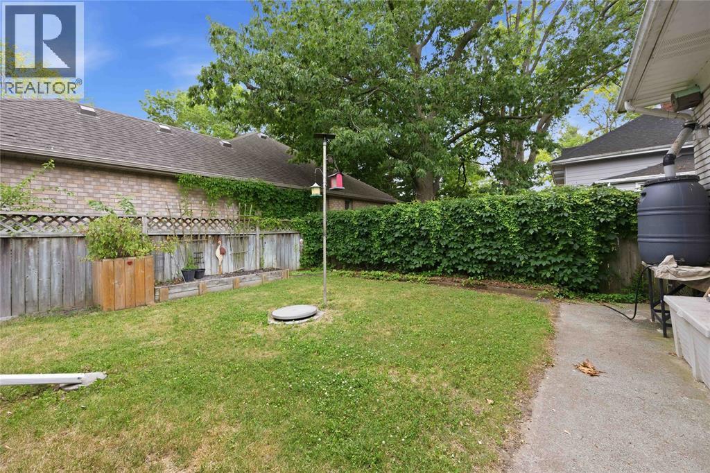 1150 Thomas Drive, Sarnia, ON - Outdoor