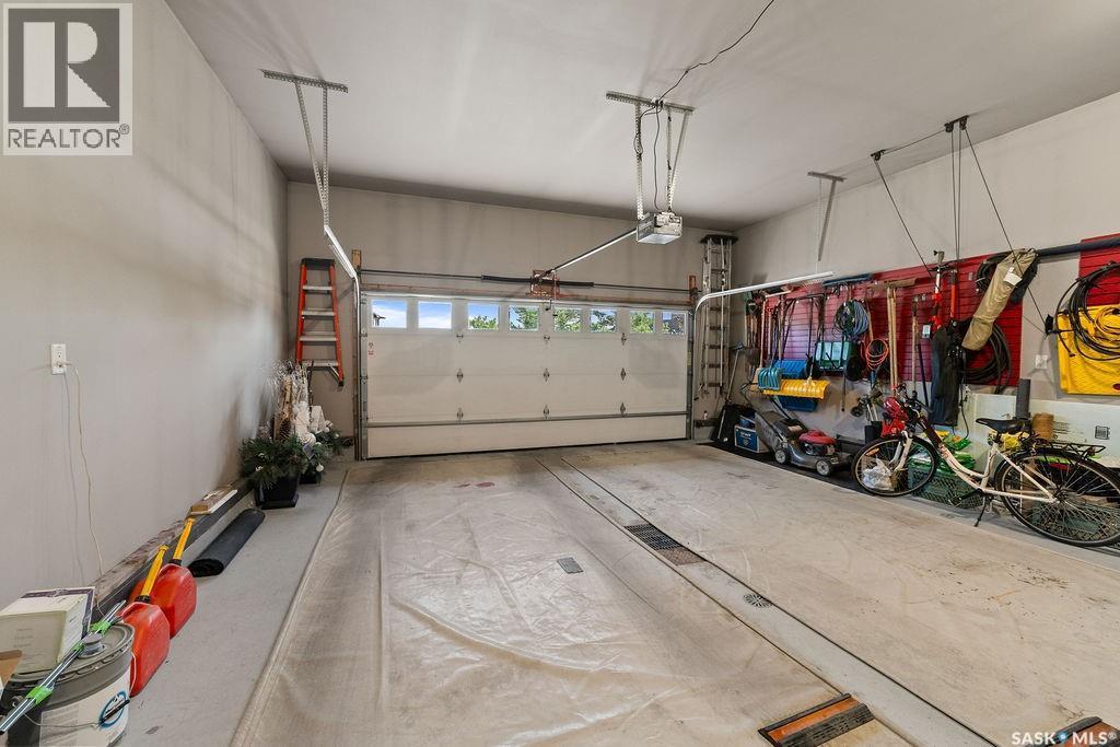 4110 Chuka Drive, Regina, SK - Indoor Photo Showing Garage