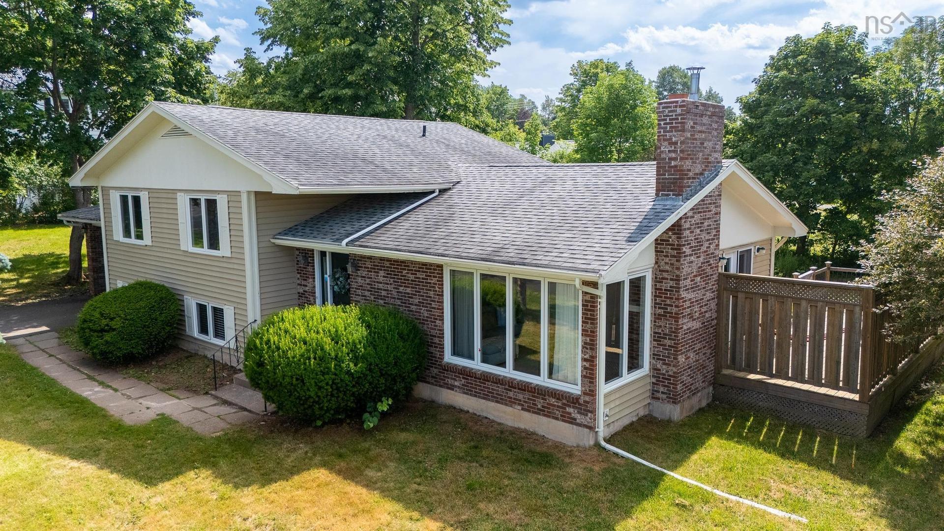 20 Grandview Drive, Wolfville, NS - Outdoor