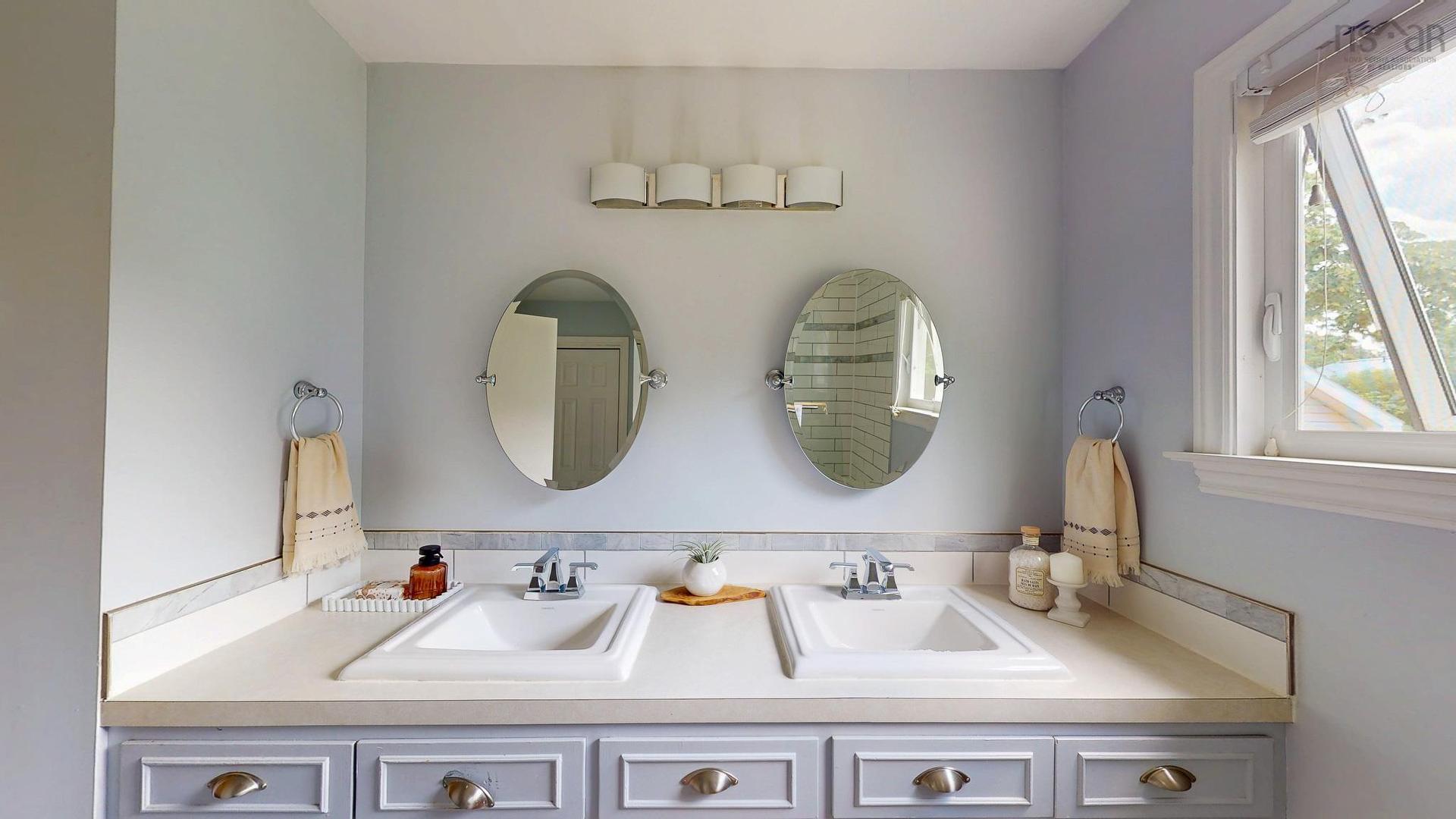 20 Grandview Drive, Wolfville, NS - Indoor Photo Showing Bathroom