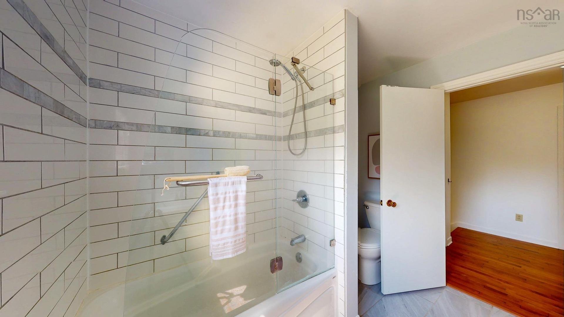 20 Grandview Drive, Wolfville, NS - Indoor Photo Showing Bathroom