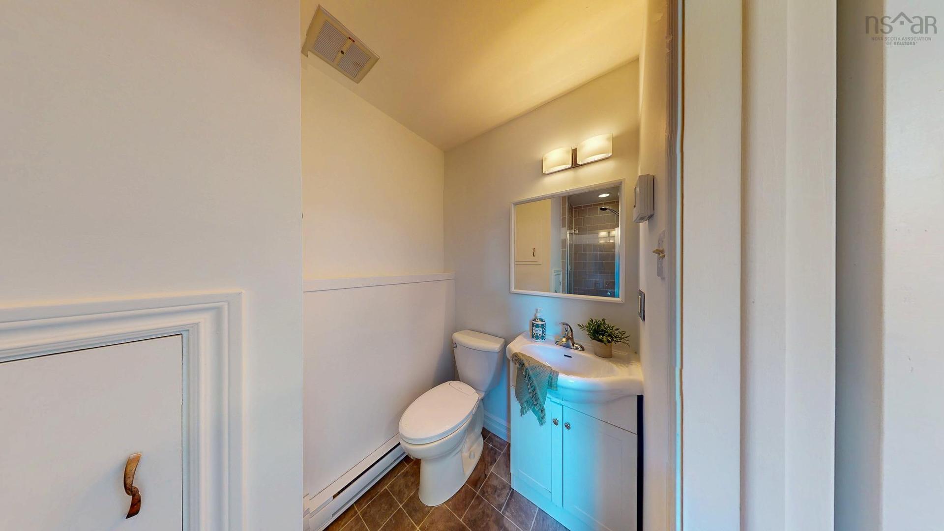 20 Grandview Drive, Wolfville, NS - Indoor Photo Showing Bathroom
