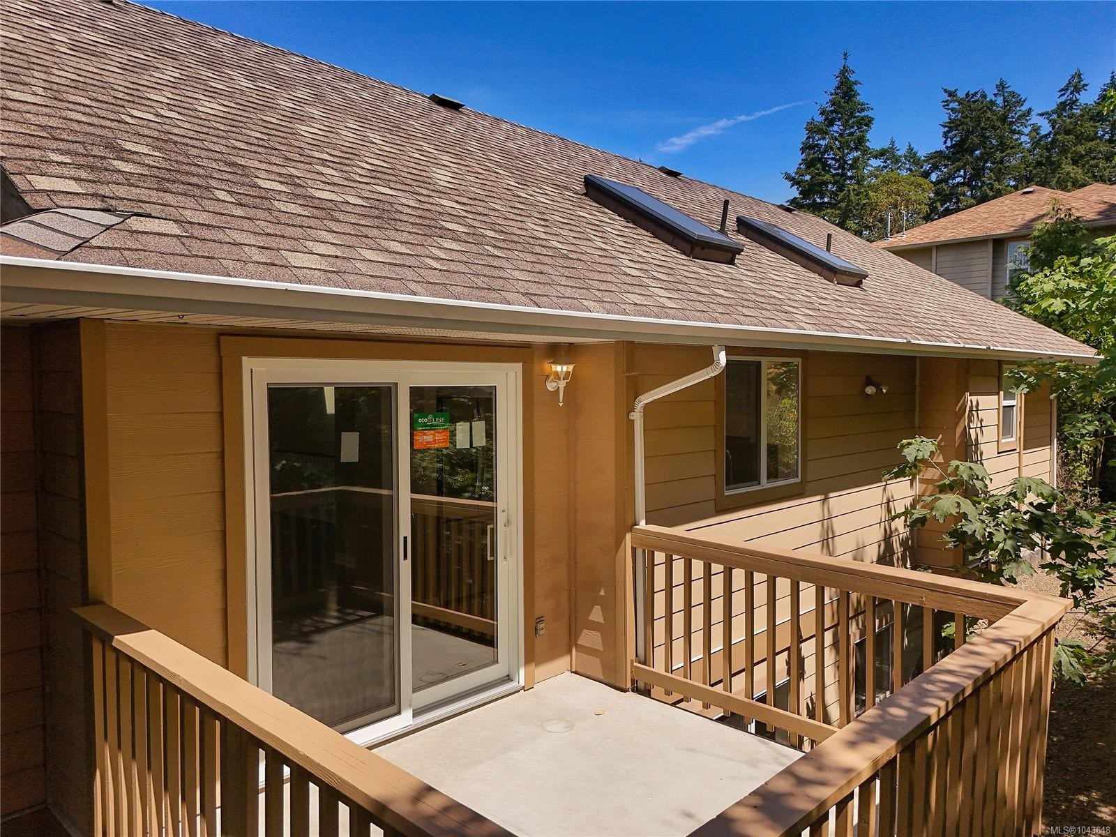 585 Hansen Ave, Langford, BC
