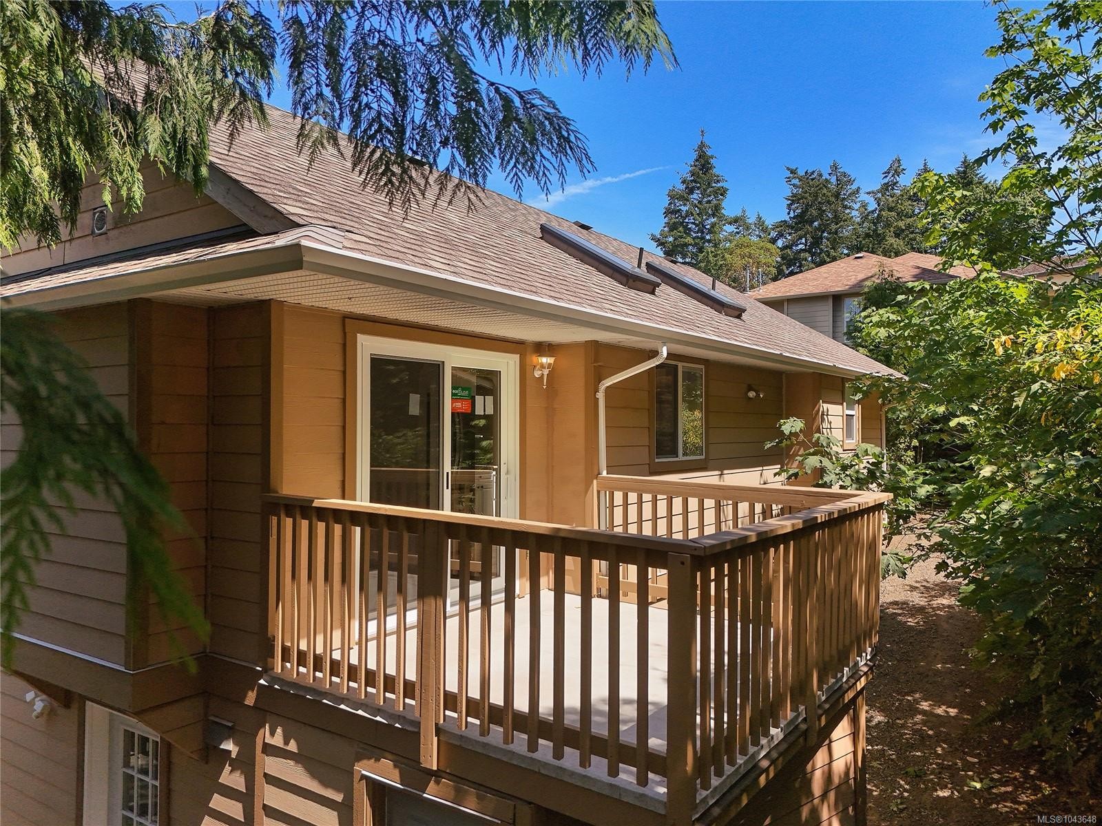 585 Hansen Ave, Langford, BC