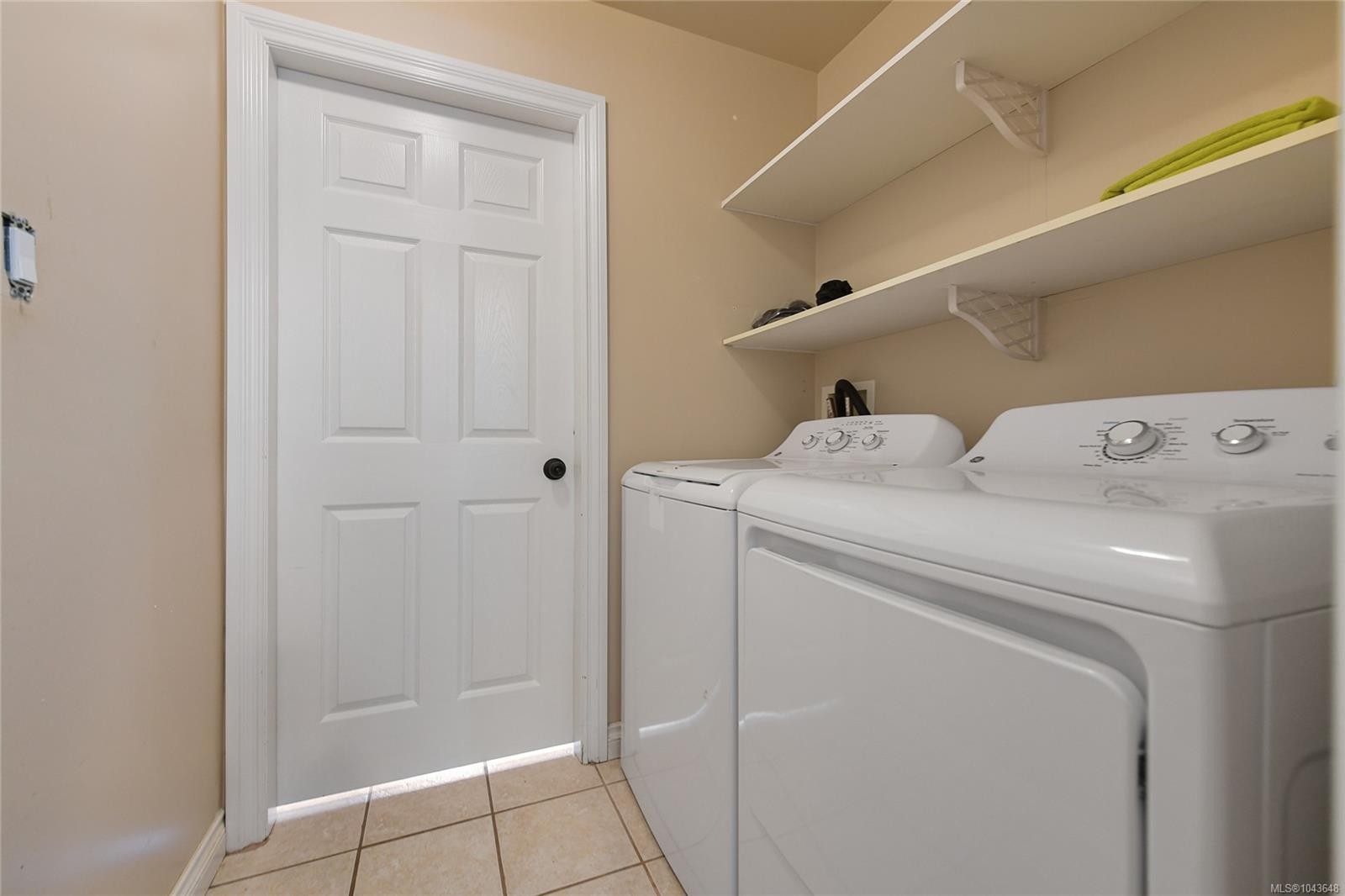 585 Hansen Ave, Langford, BC