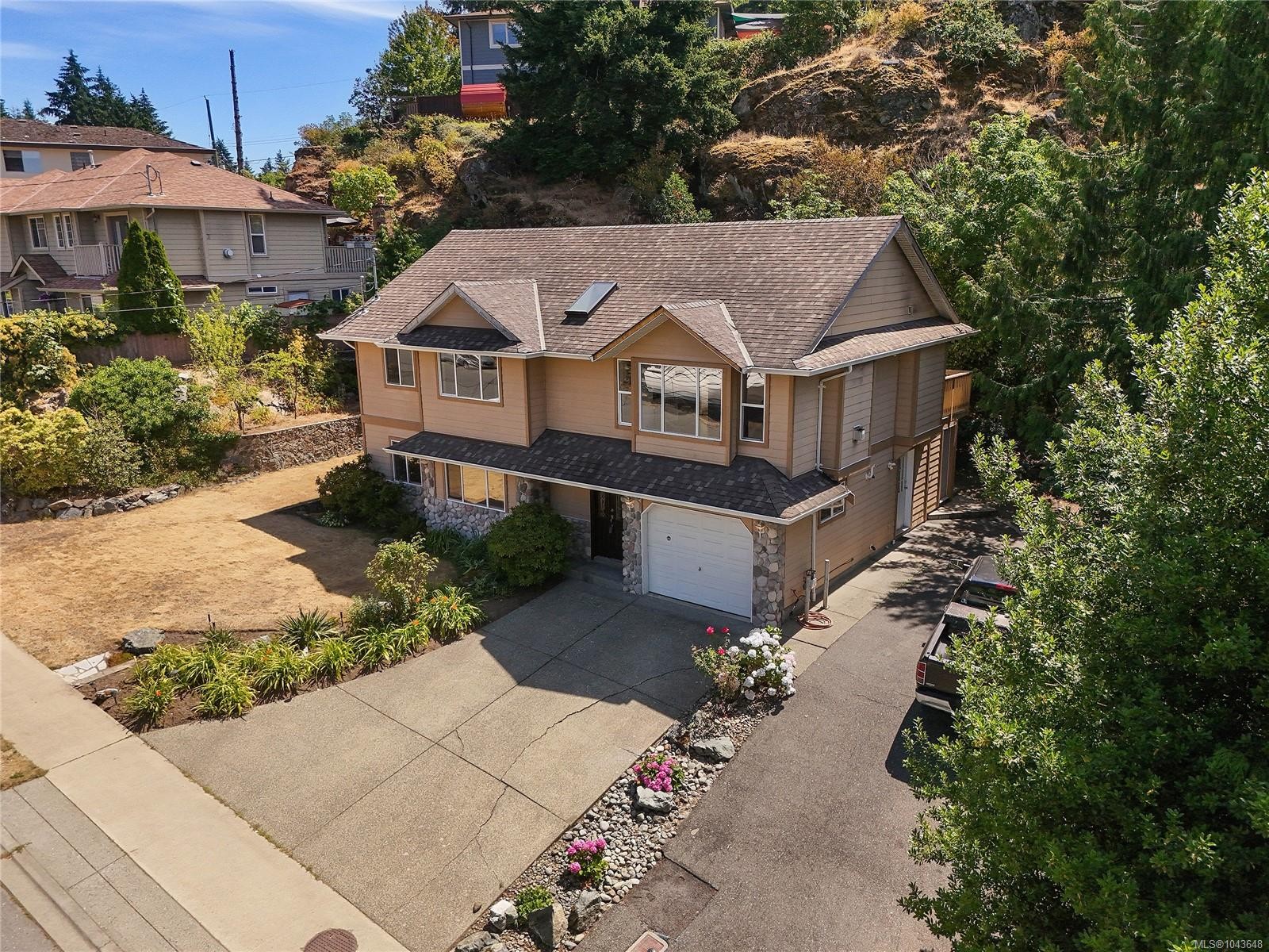 585 Hansen Ave, Langford, BC