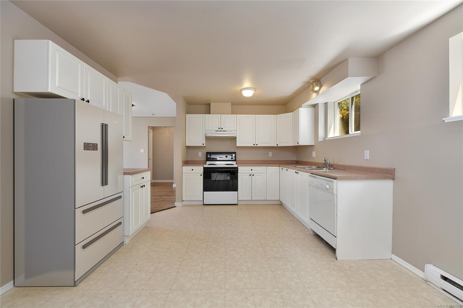585 Hansen Ave, Langford, BC