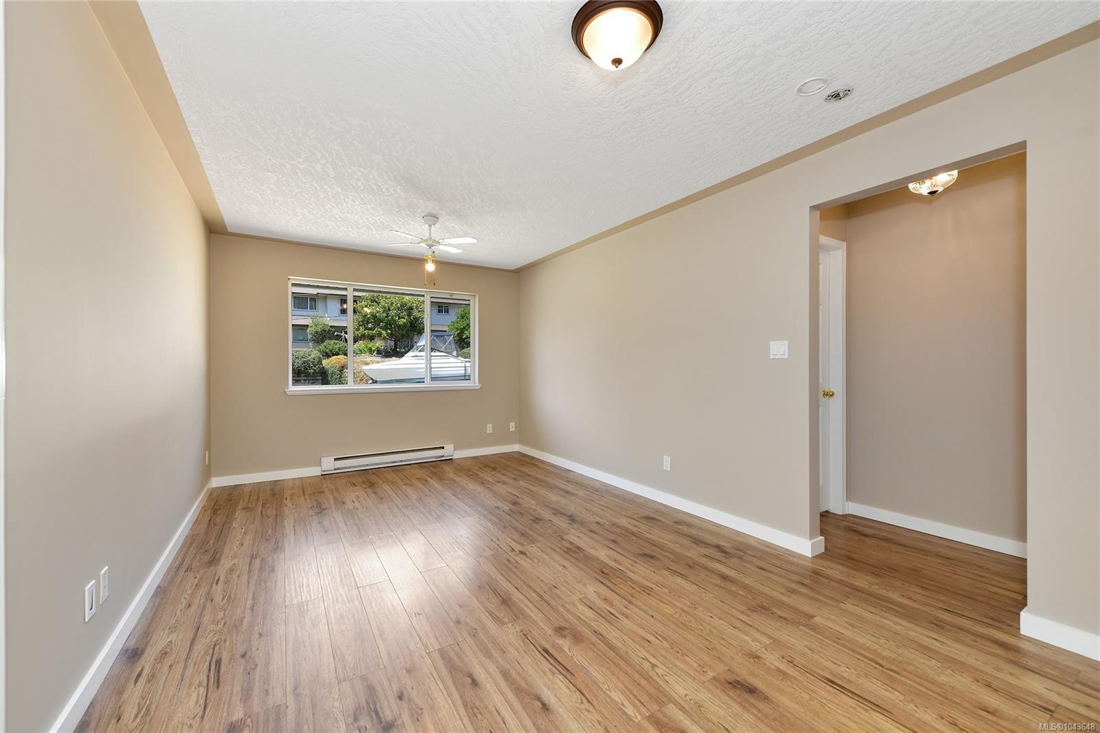 585 Hansen Ave, Langford, BC