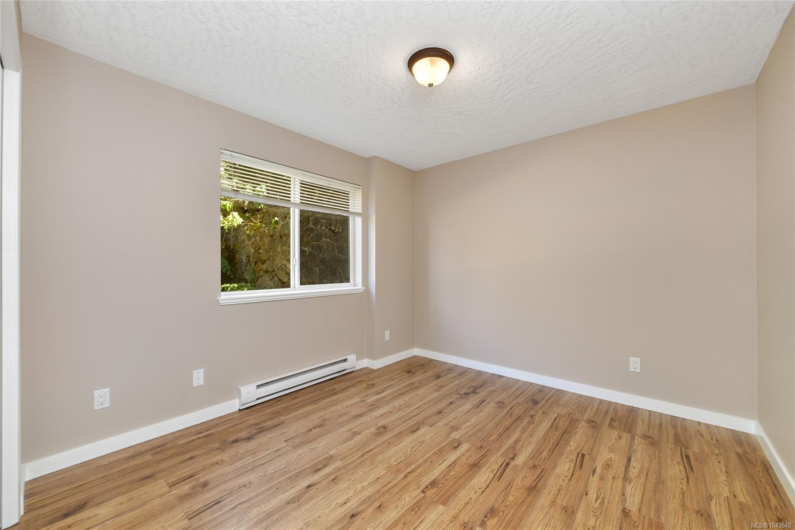 585 Hansen Ave, Langford, BC