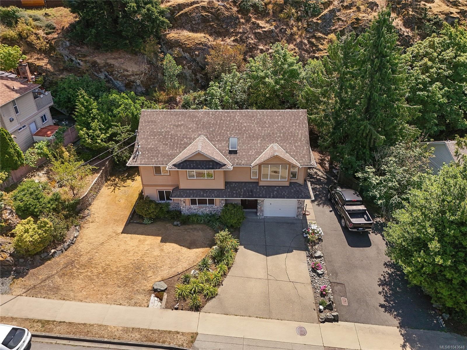 585 Hansen Ave, Langford, BC
