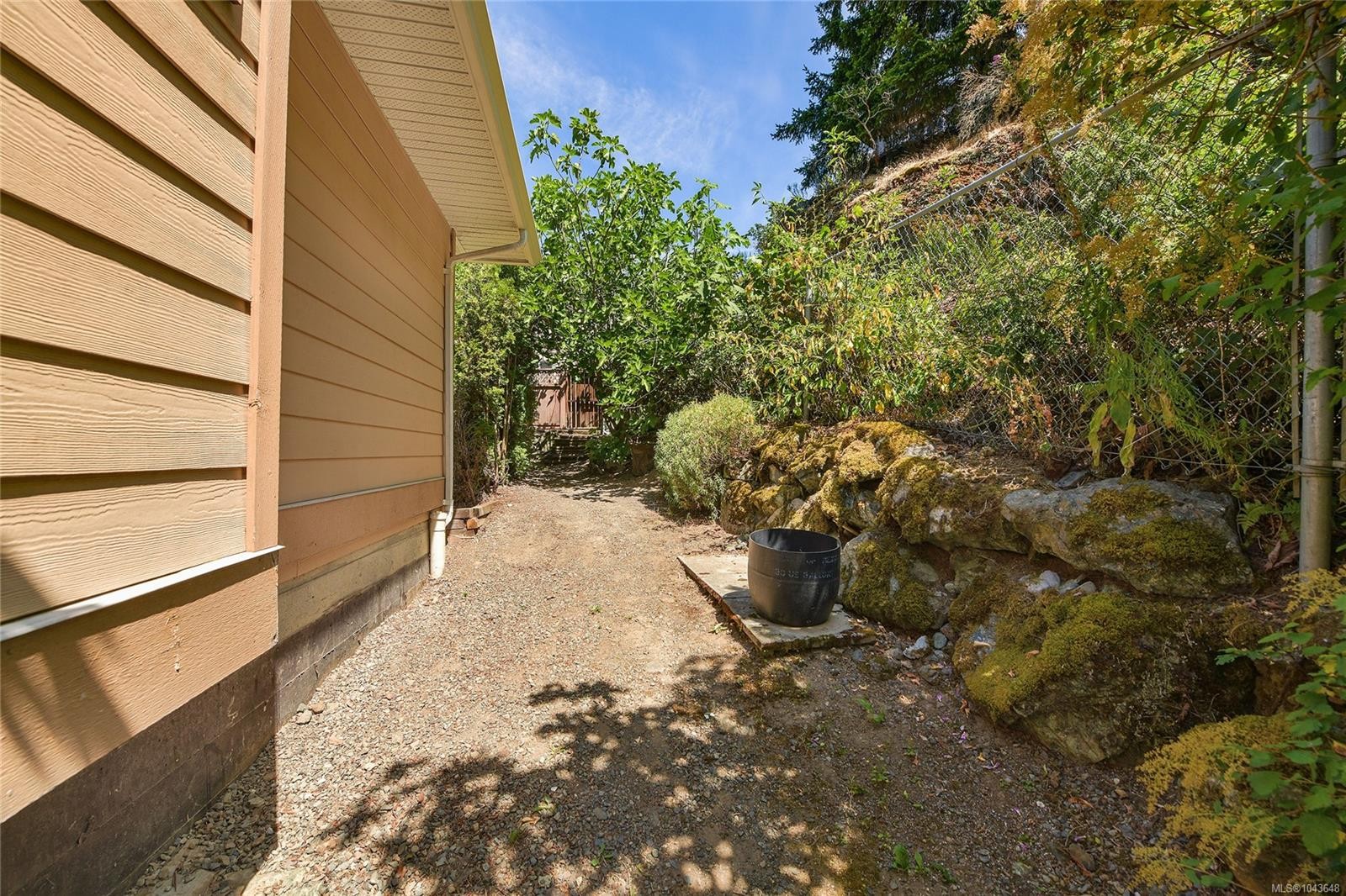 585 Hansen Ave, Langford, BC