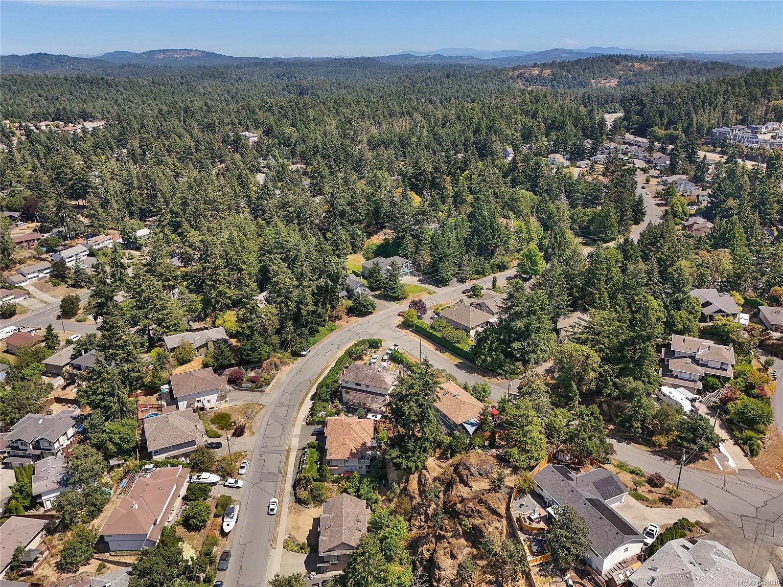 585 Hansen Ave, Langford, BC