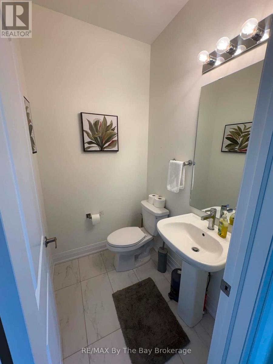 Upper Unit - 218 Mapleside Drive, Wasaga Beach, ON - Indoor Photo Showing Bathroom