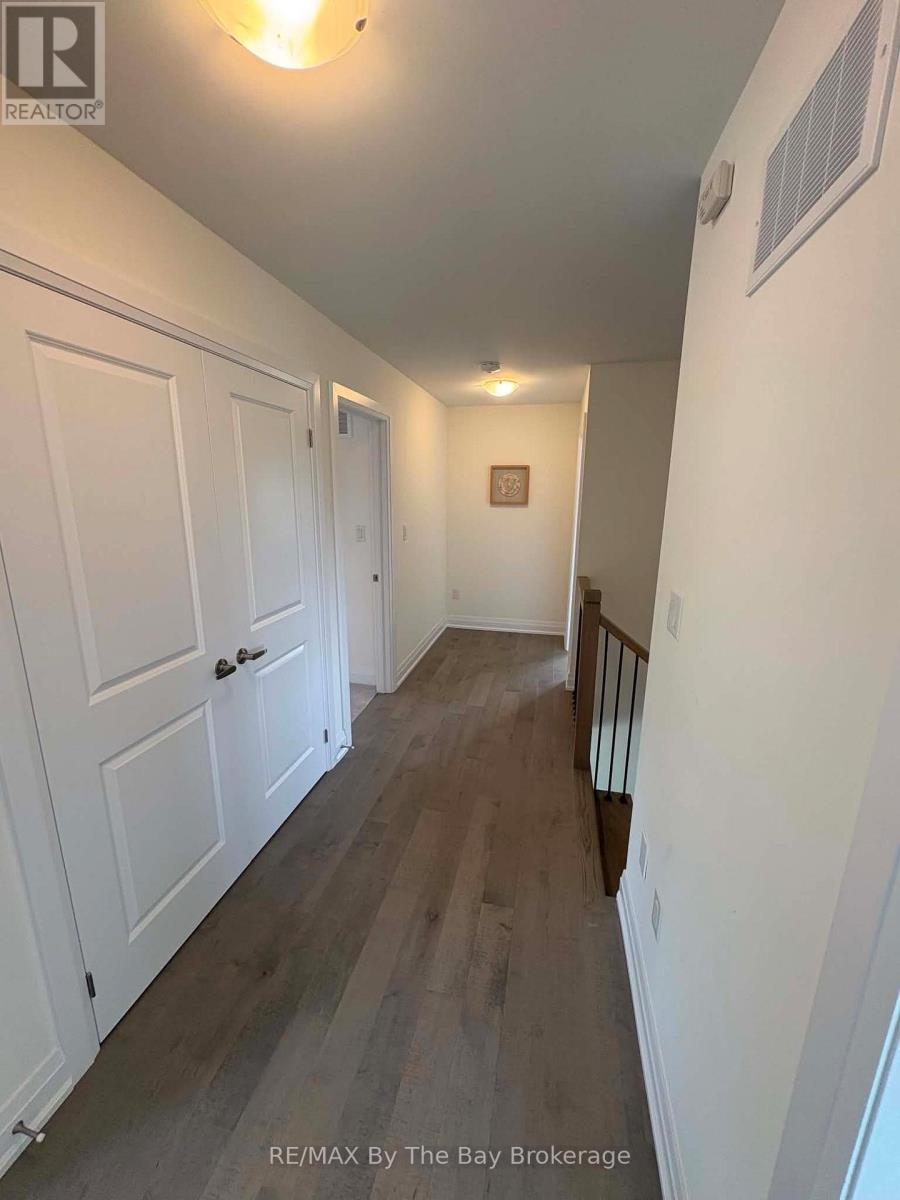 Upper Unit - 218 Mapleside Drive, Wasaga Beach, ON - Indoor Photo Showing Other Room
