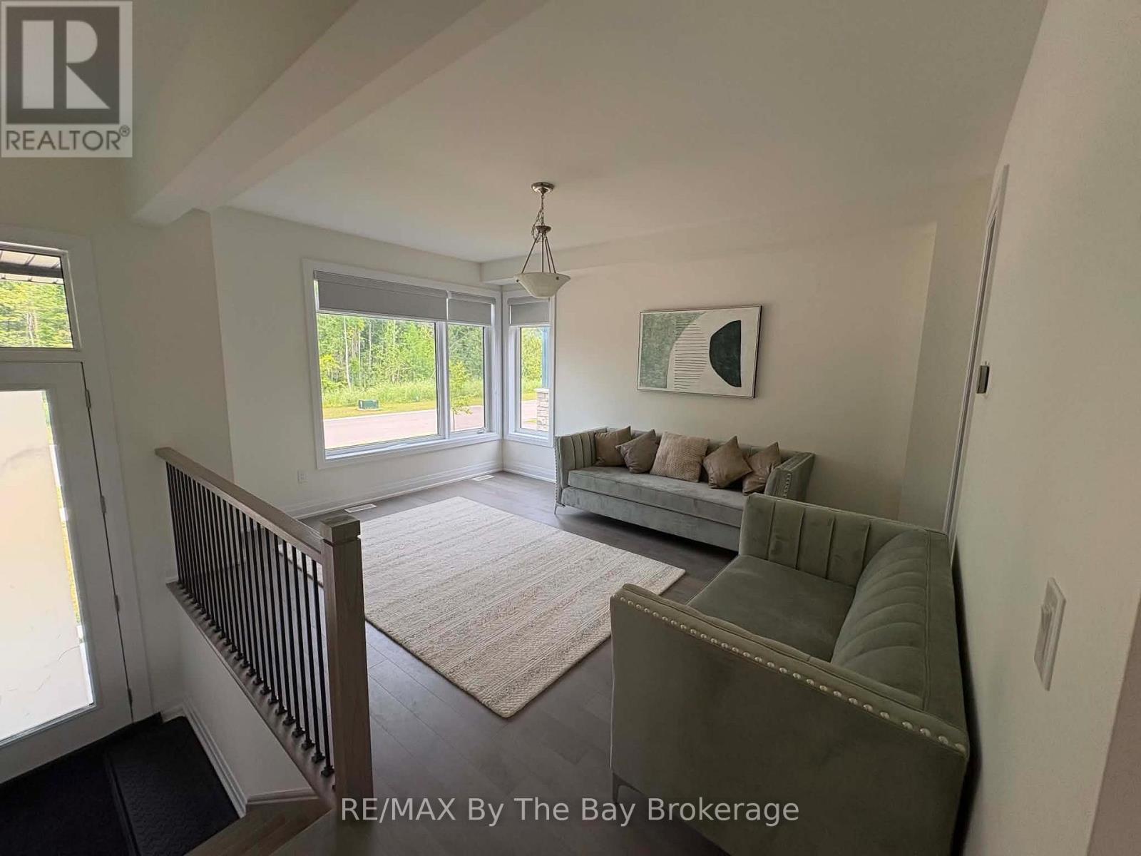 Upper Unit - 218 Mapleside Drive, Wasaga Beach, ON - Indoor