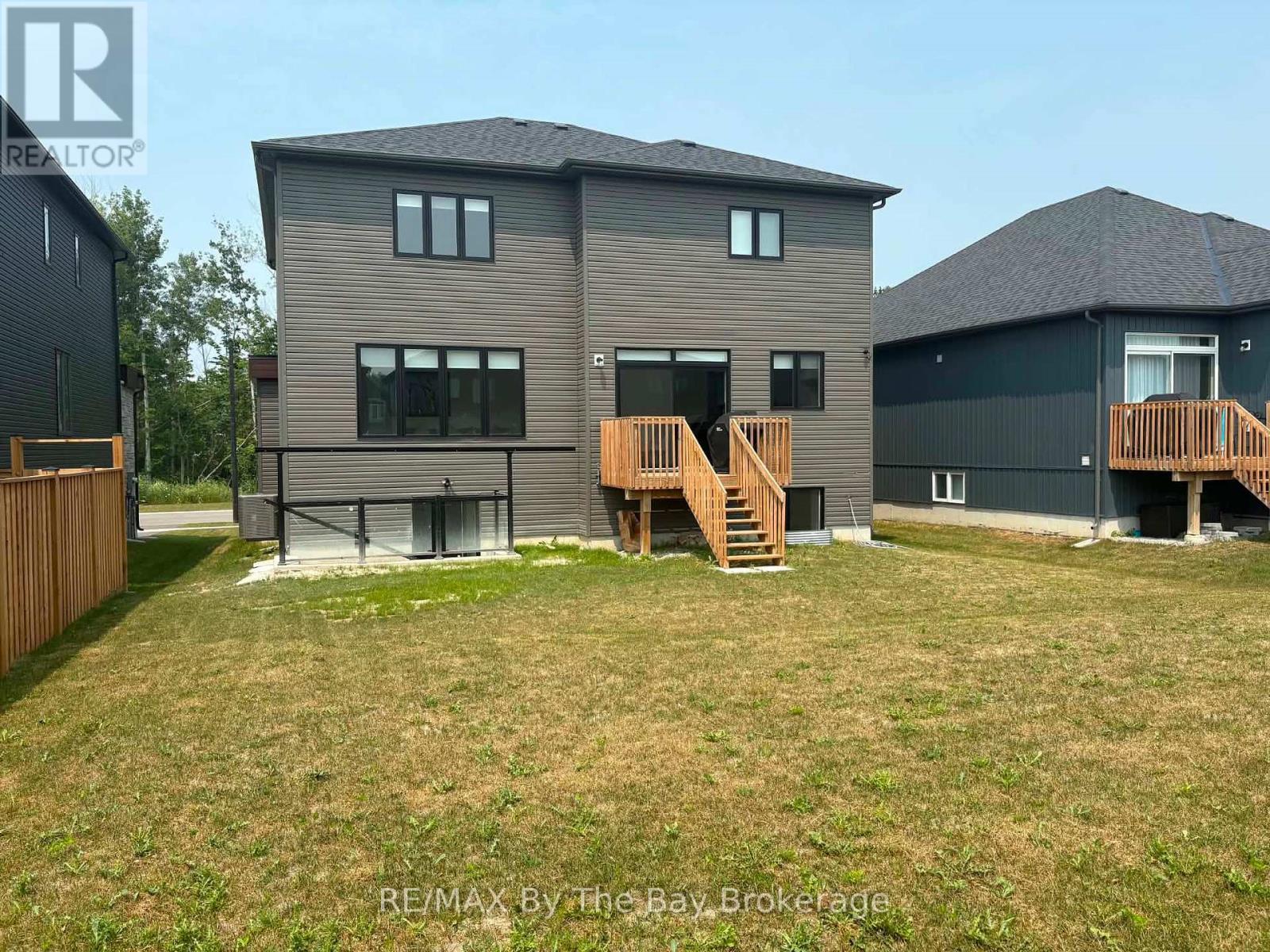 Upper Unit - 218 Mapleside Drive, Wasaga Beach, ON - Outdoor With Exterior