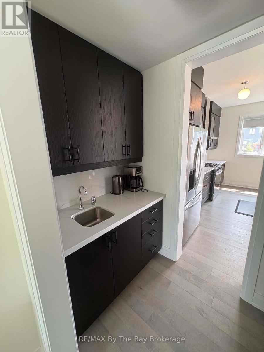 Upper Unit - 218 Mapleside Drive, Wasaga Beach, ON - Indoor Photo Showing Kitchen