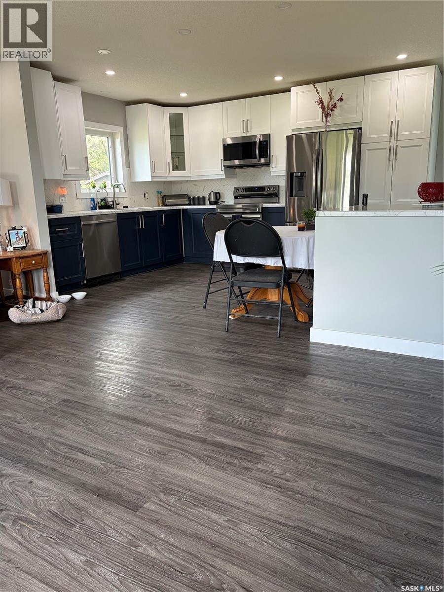 4 Mission Bay, Lebret, SK - Indoor Photo Showing Kitchen