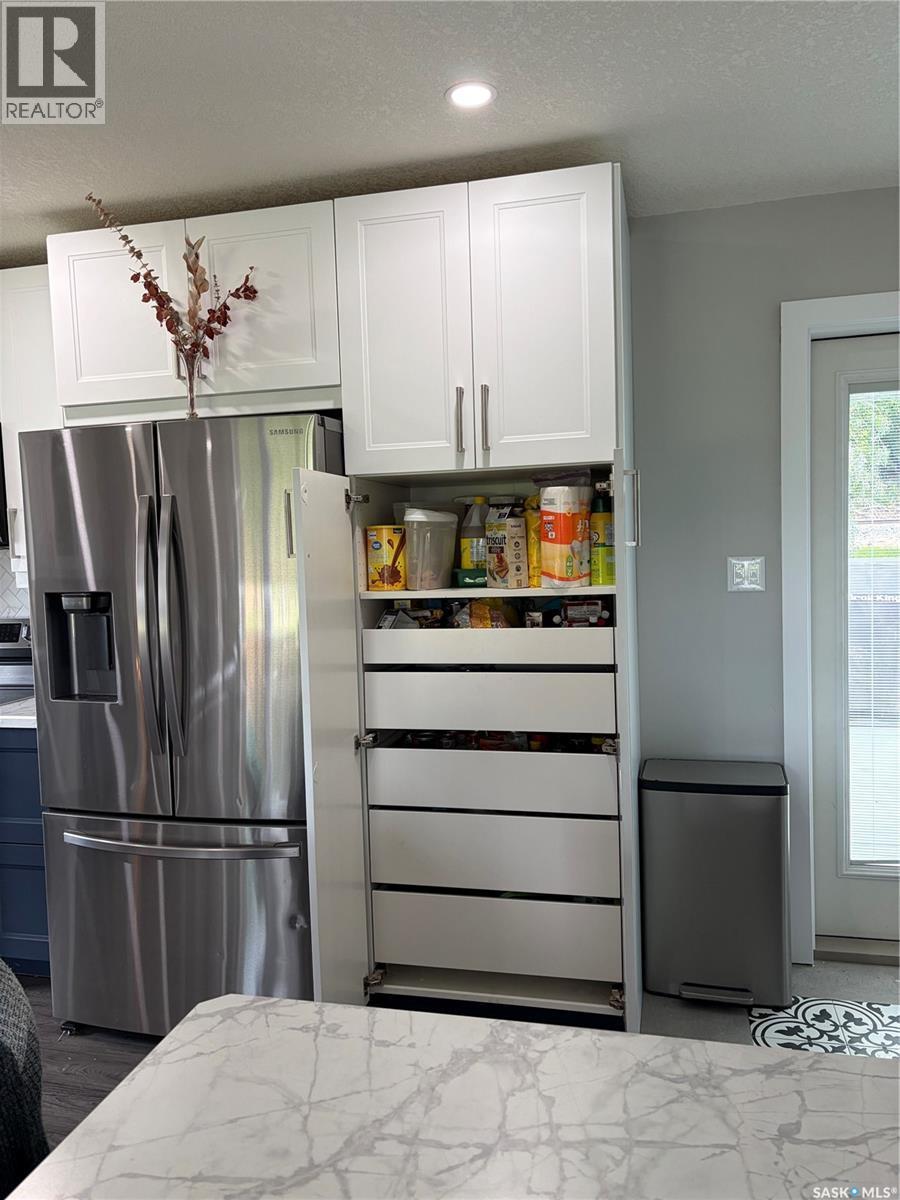 4 Mission Bay, Lebret, SK - Indoor Photo Showing Kitchen
