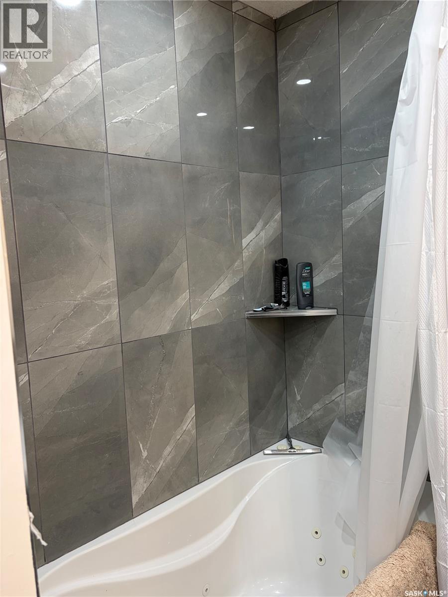 4 Mission Bay, Lebret, SK - Indoor Photo Showing Bathroom
