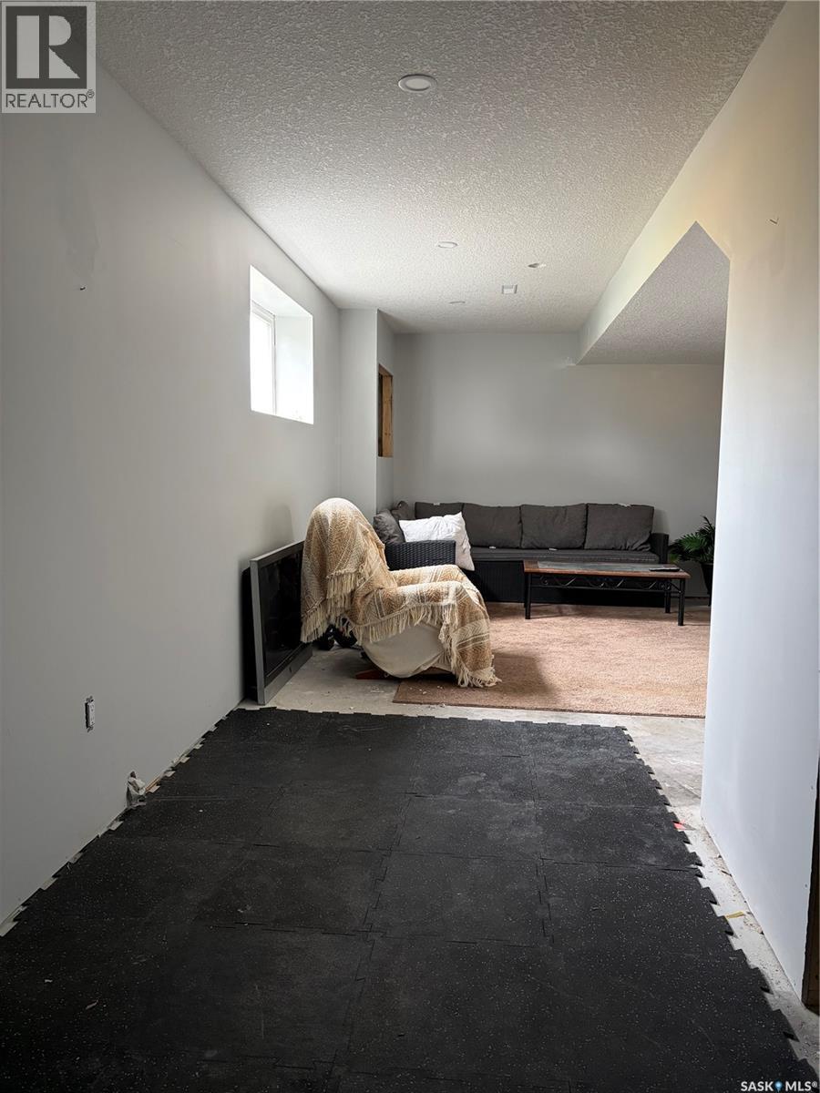 4 Mission Bay, Lebret, SK - Indoor