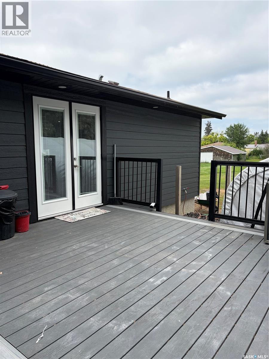 4 Mission Bay, Lebret, SK - Outdoor With Deck Patio Veranda With Exterior