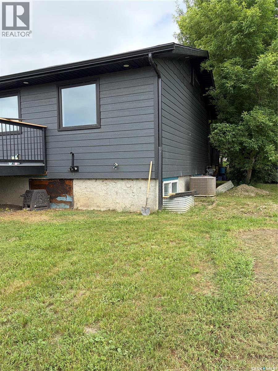 4 Mission Bay, Lebret, SK - Outdoor With Deck Patio Veranda With Exterior