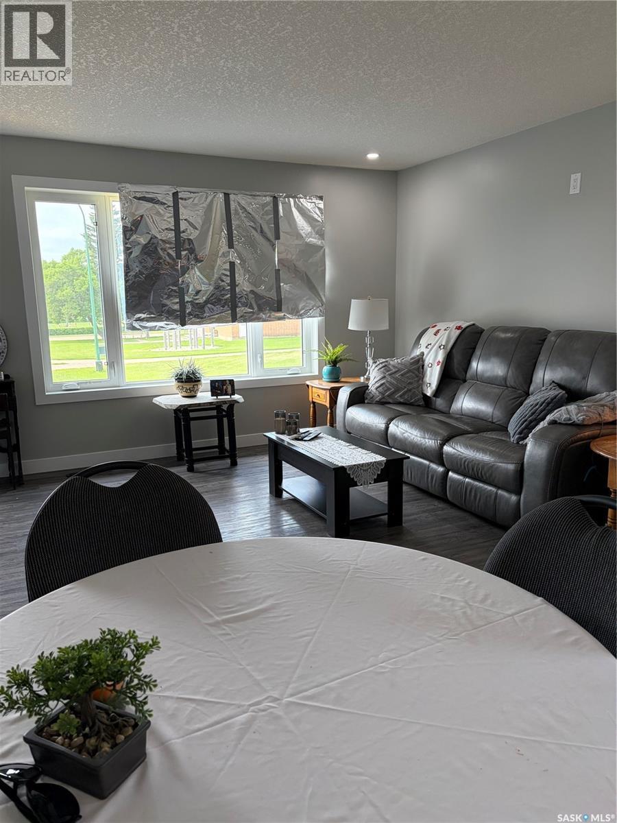4 Mission Bay, Lebret, SK - Indoor Photo Showing Living Room