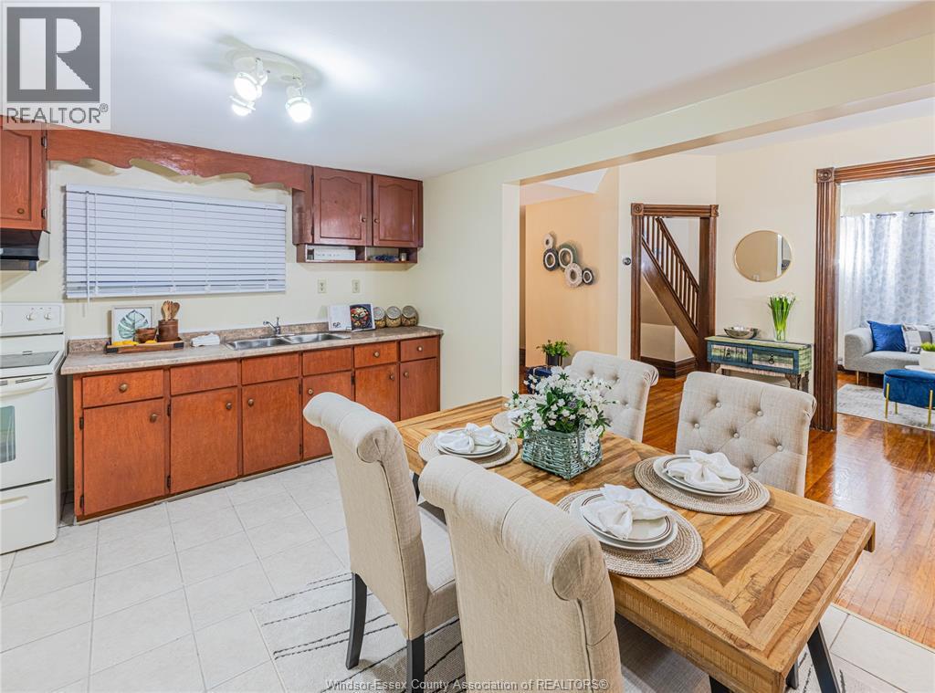 576 Janette, Windsor, ON - Indoor Photo Showing Dining Room