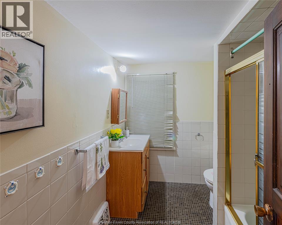 576 Janette, Windsor, ON - Indoor