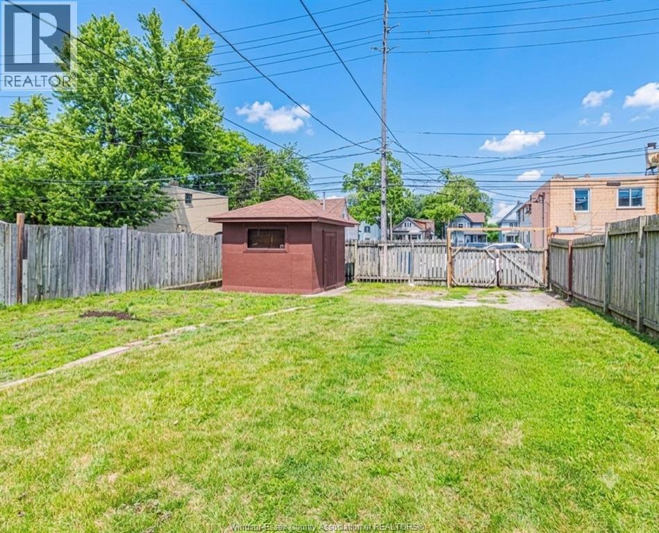 576 Janette, Windsor, ON - Outdoor