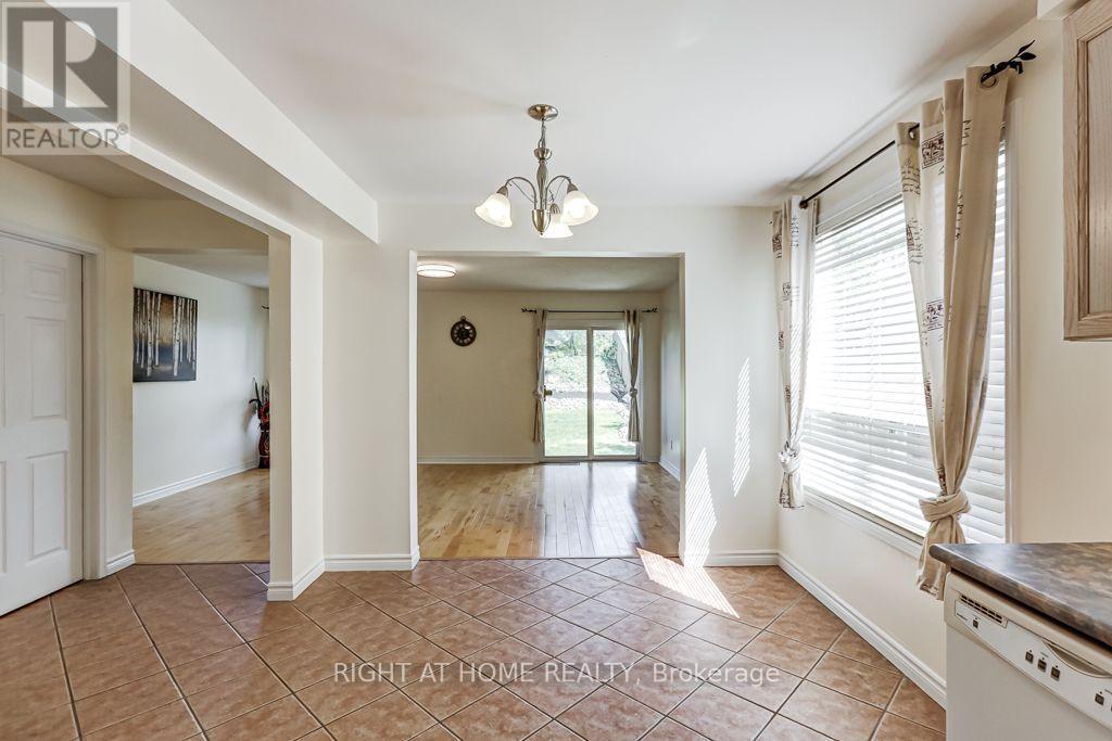 402 Lausanne Crescent, Waterloo, ON - Indoor Photo Showing Other Room