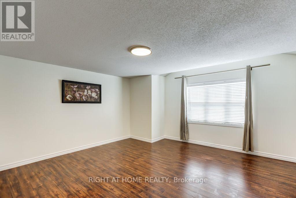 402 Lausanne Crescent, Waterloo, ON - Indoor Photo Showing Other Room