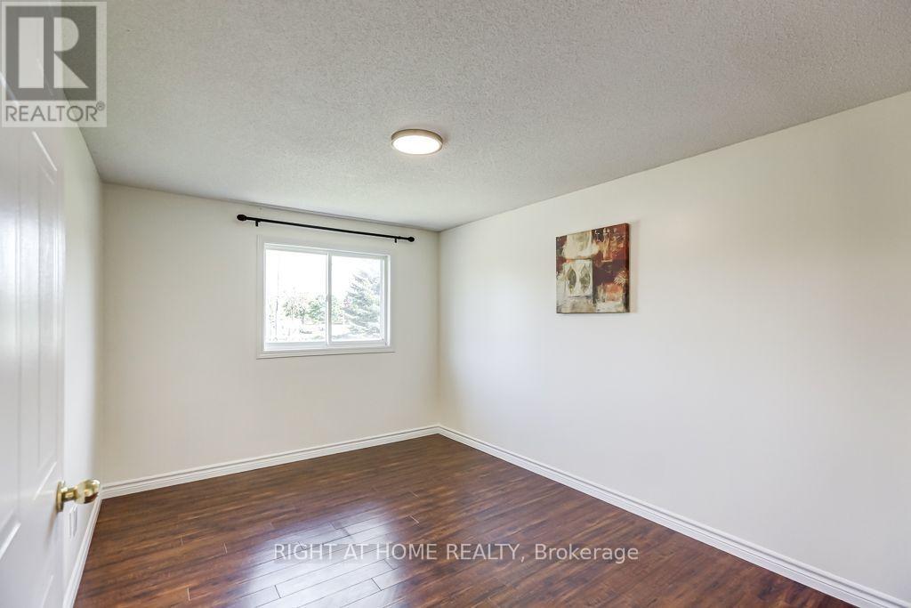 402 Lausanne Crescent, Waterloo, ON - Indoor Photo Showing Other Room