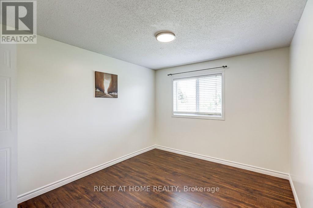 402 Lausanne Crescent, Waterloo, ON - Indoor Photo Showing Other Room