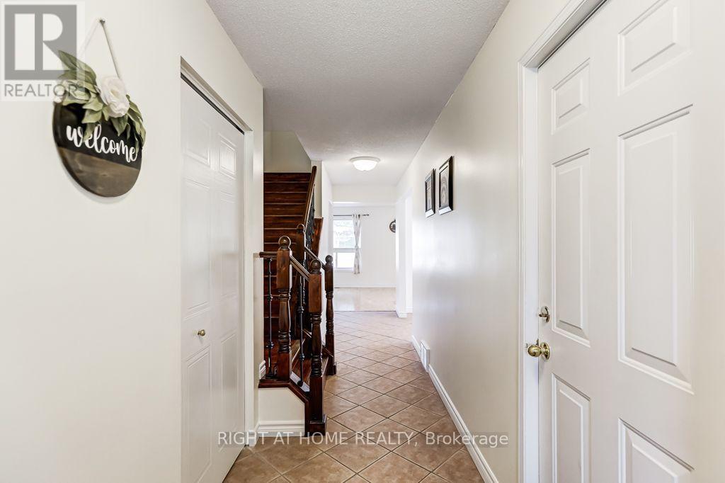402 Lausanne Crescent, Waterloo, ON - Indoor Photo Showing Other Room