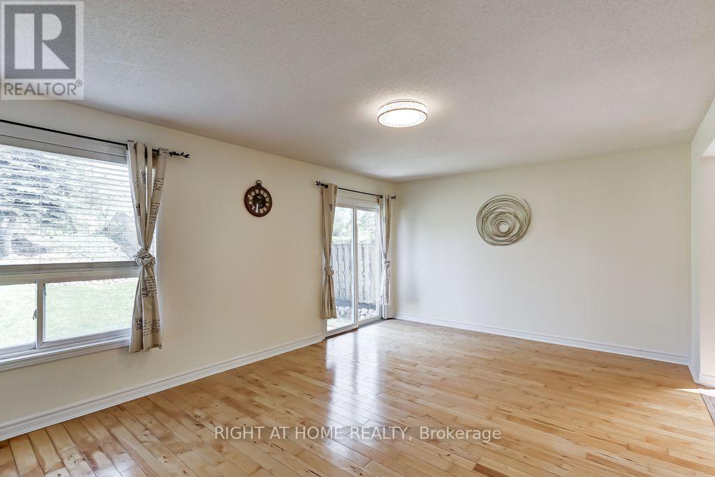 402 Lausanne Crescent, Waterloo, ON - Indoor Photo Showing Other Room