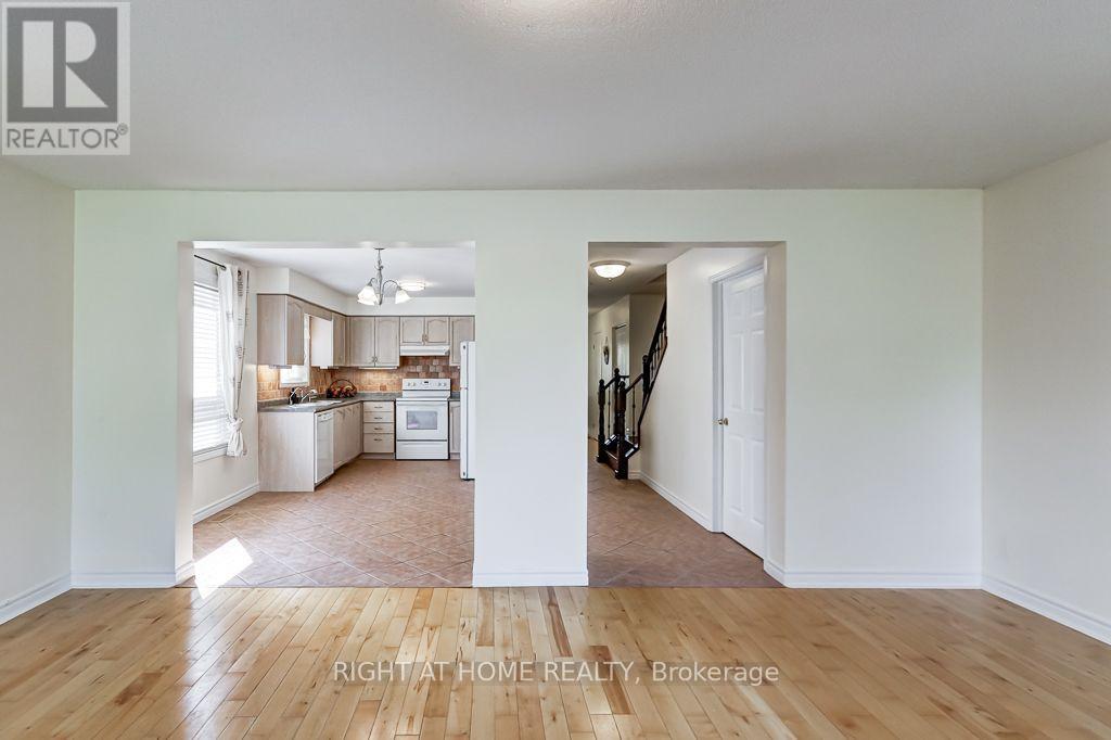 402 Lausanne Crescent, Waterloo, ON - Indoor