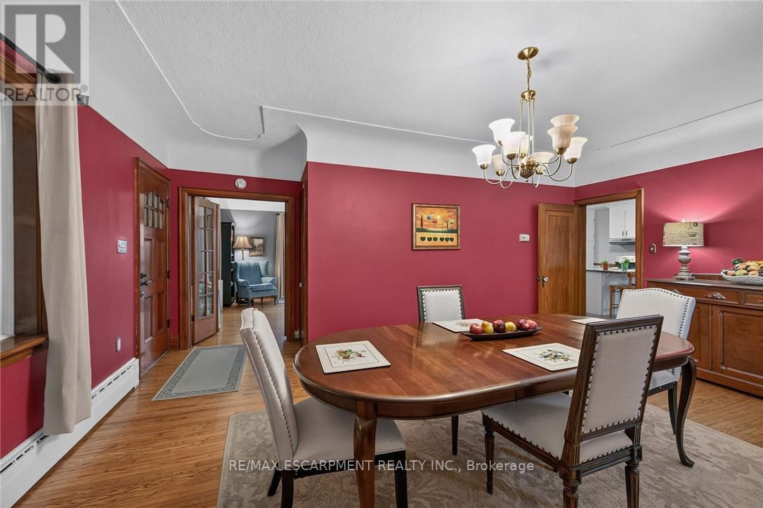 2250 56 Highway, Hamilton, ON - Indoor Photo Showing Dining Room