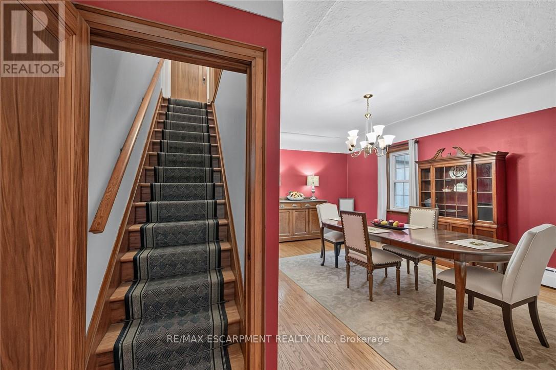 2250 56 Highway, Hamilton, ON - Indoor Photo Showing Dining Room