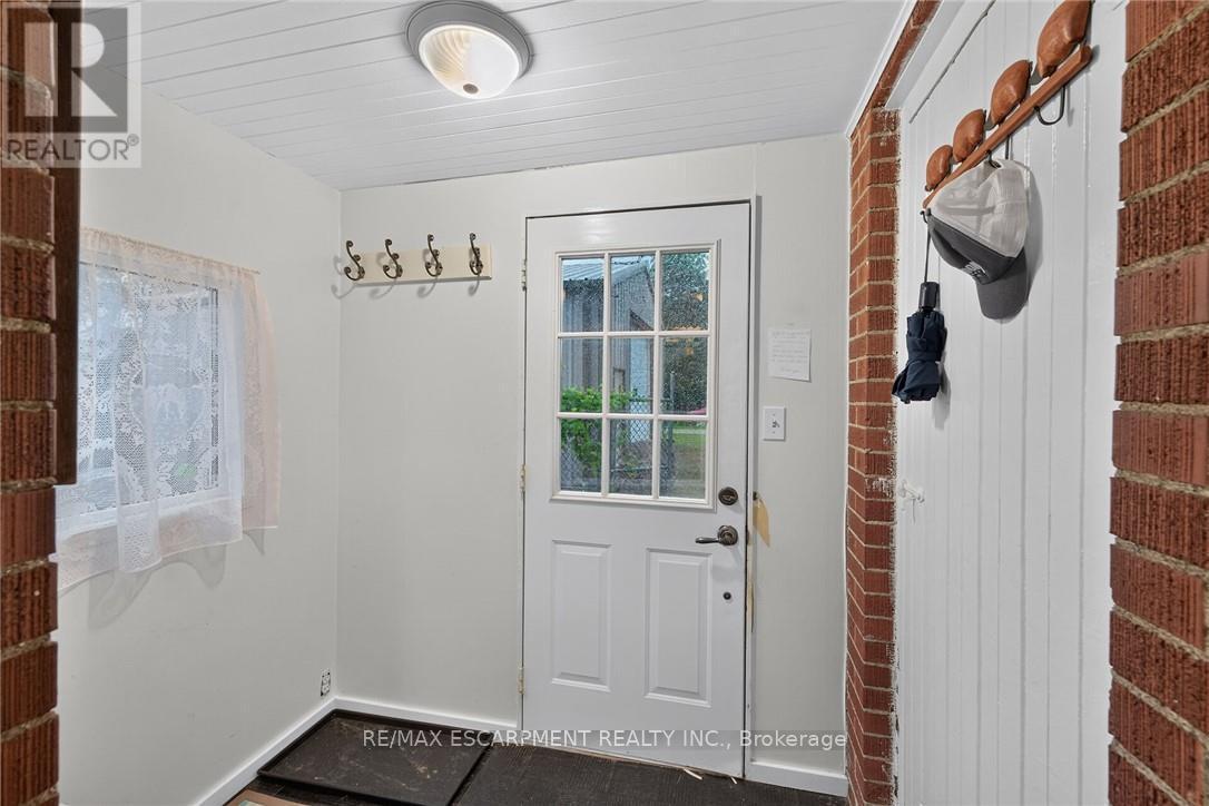 2250 56 Highway, Hamilton, ON - Indoor Photo Showing Other Room
